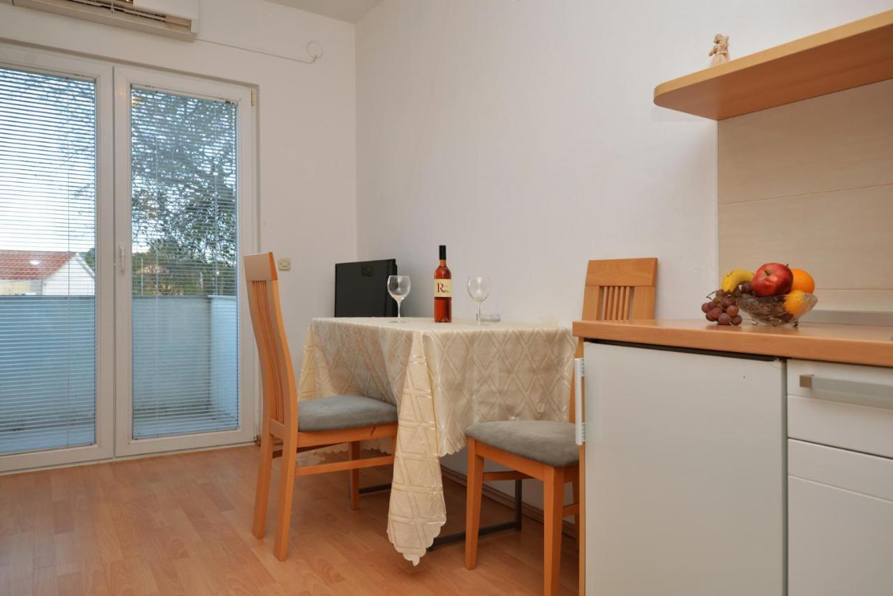 Apartmani Vedrana, Murter Eksteriør bilde