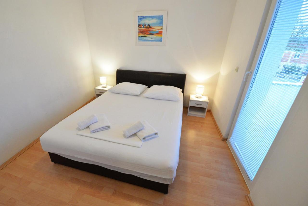 Apartmani Vedrana, Murter Eksteriør bilde