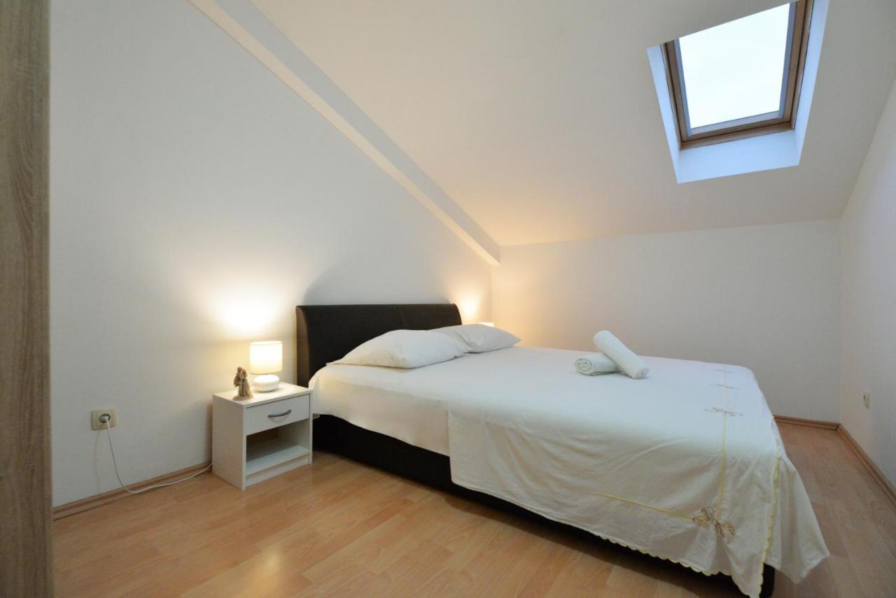 Apartmani Vedrana, Murter Eksteriør bilde