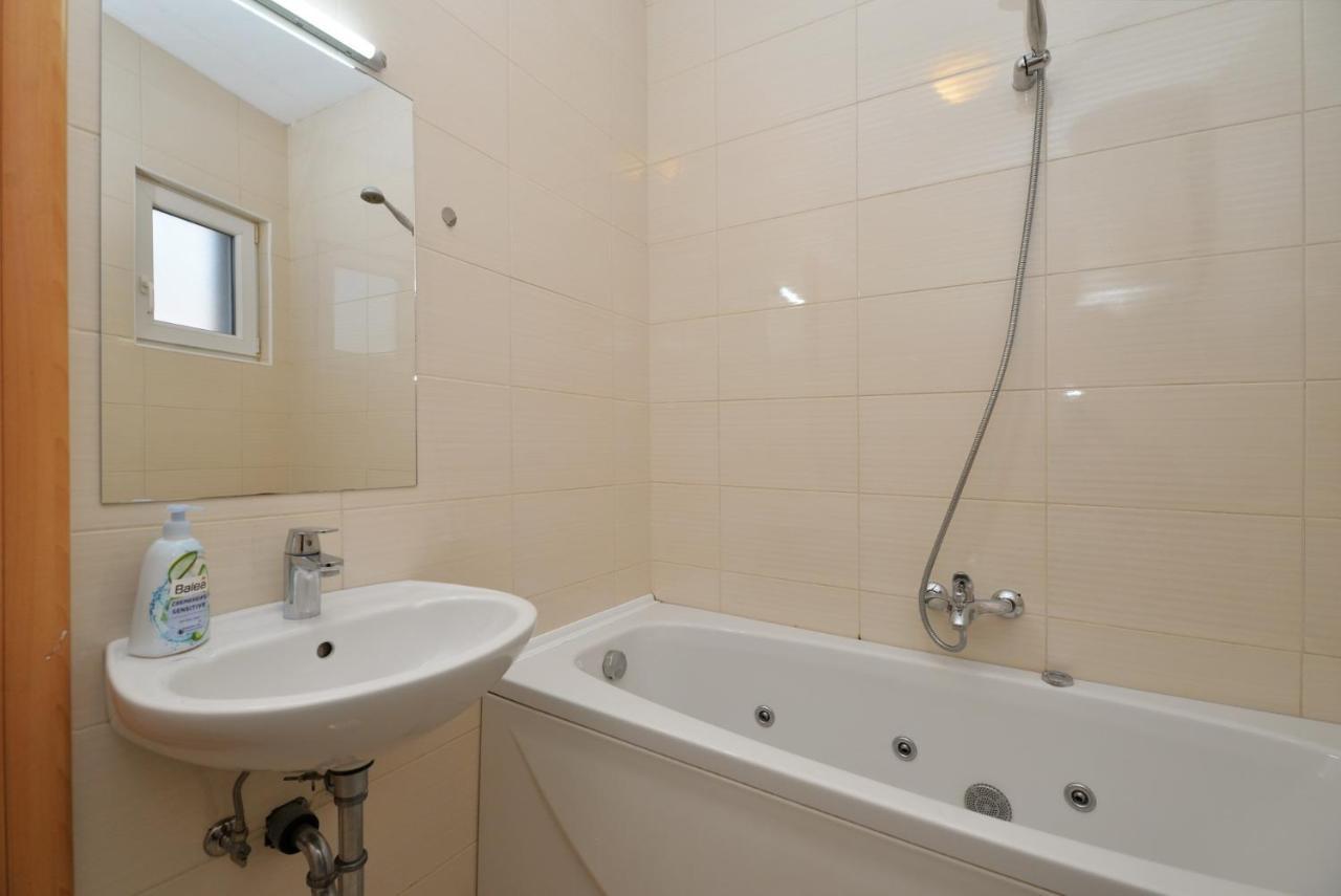 Apartmani Vedrana, Murter Eksteriør bilde