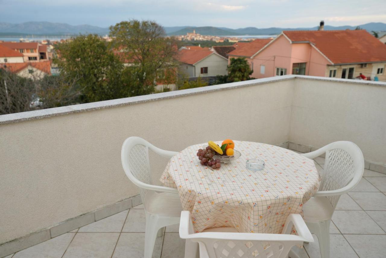 Apartmani Vedrana, Murter Eksteriør bilde