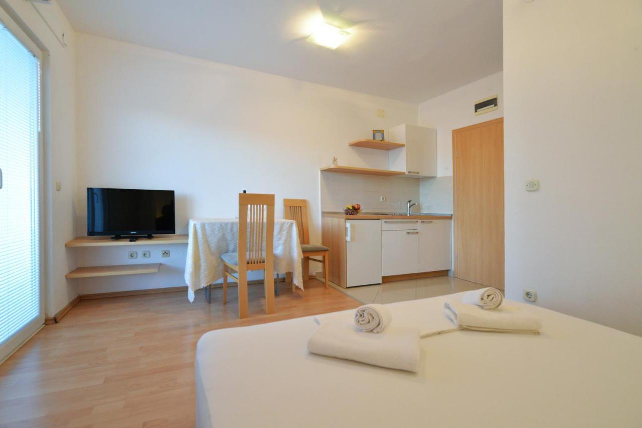 Apartmani Vedrana, Murter Eksteriør bilde