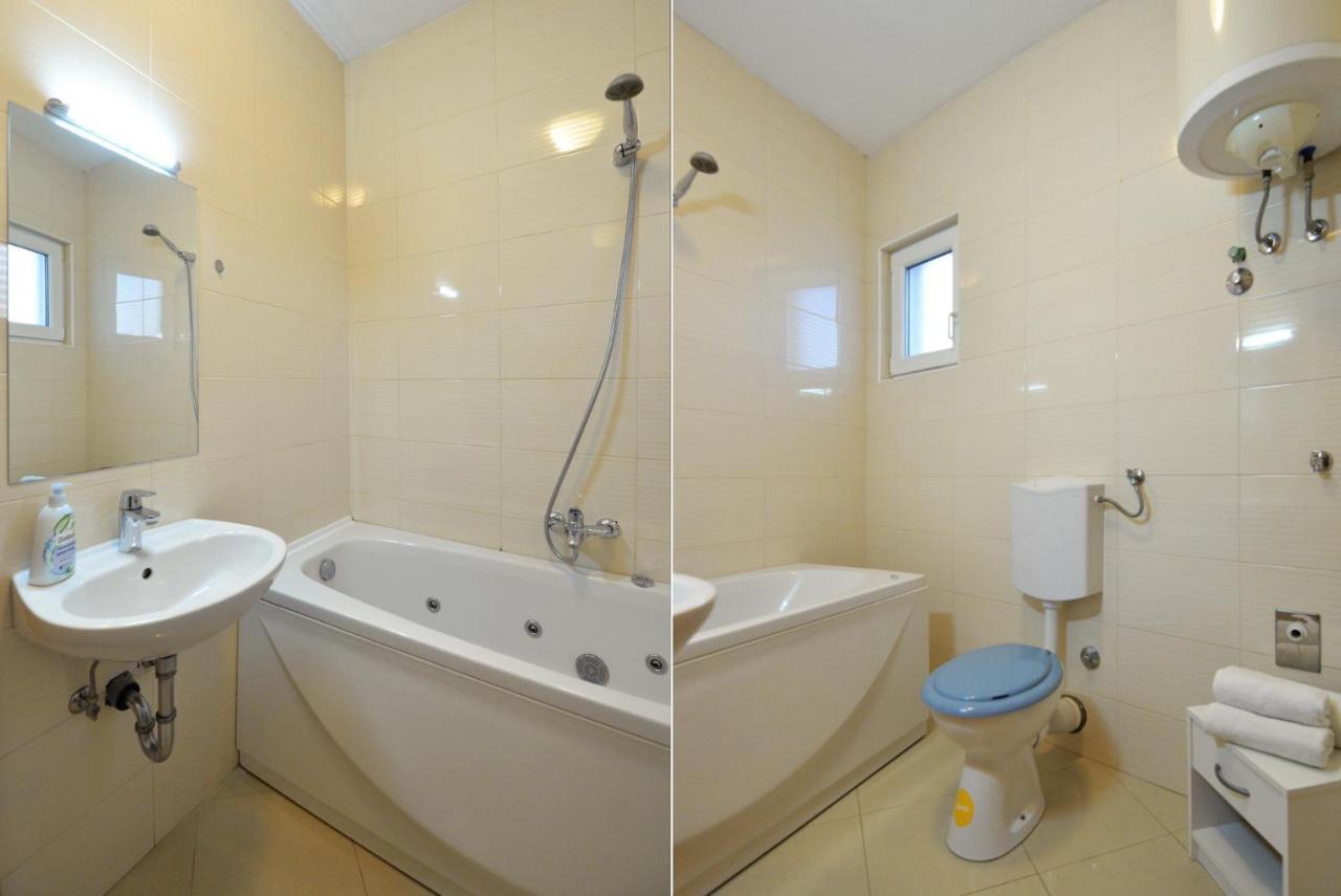Apartmani Vedrana, Murter Eksteriør bilde