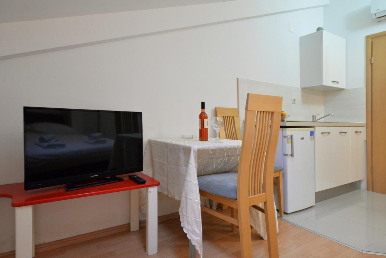 Apartmani Vedrana, Murter Eksteriør bilde